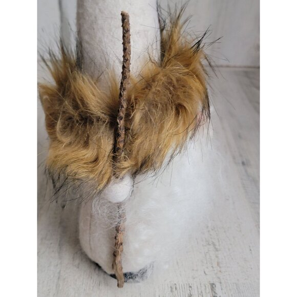 Elea santa claus swirl hat White plush home decor - Picture 6 of 7